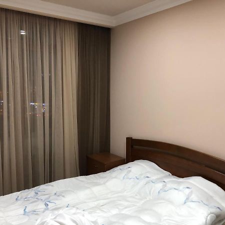 Квартира Около Станции Метро С Балконами Erévan Extérieur photo