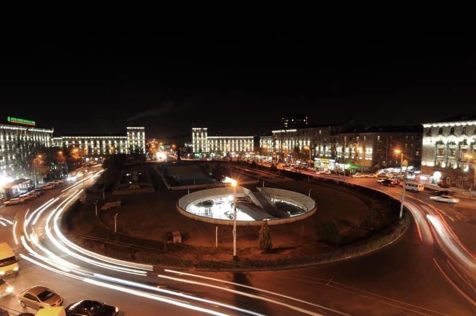 Квартира Около Станции Метро С Балконами Erévan Extérieur photo