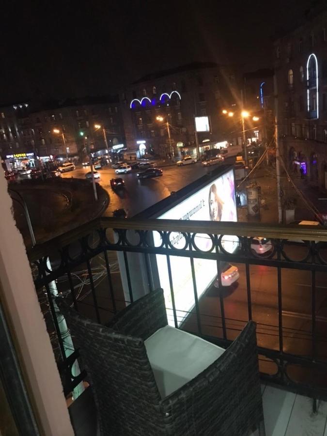 Квартира Около Станции Метро С Балконами Erévan Extérieur photo