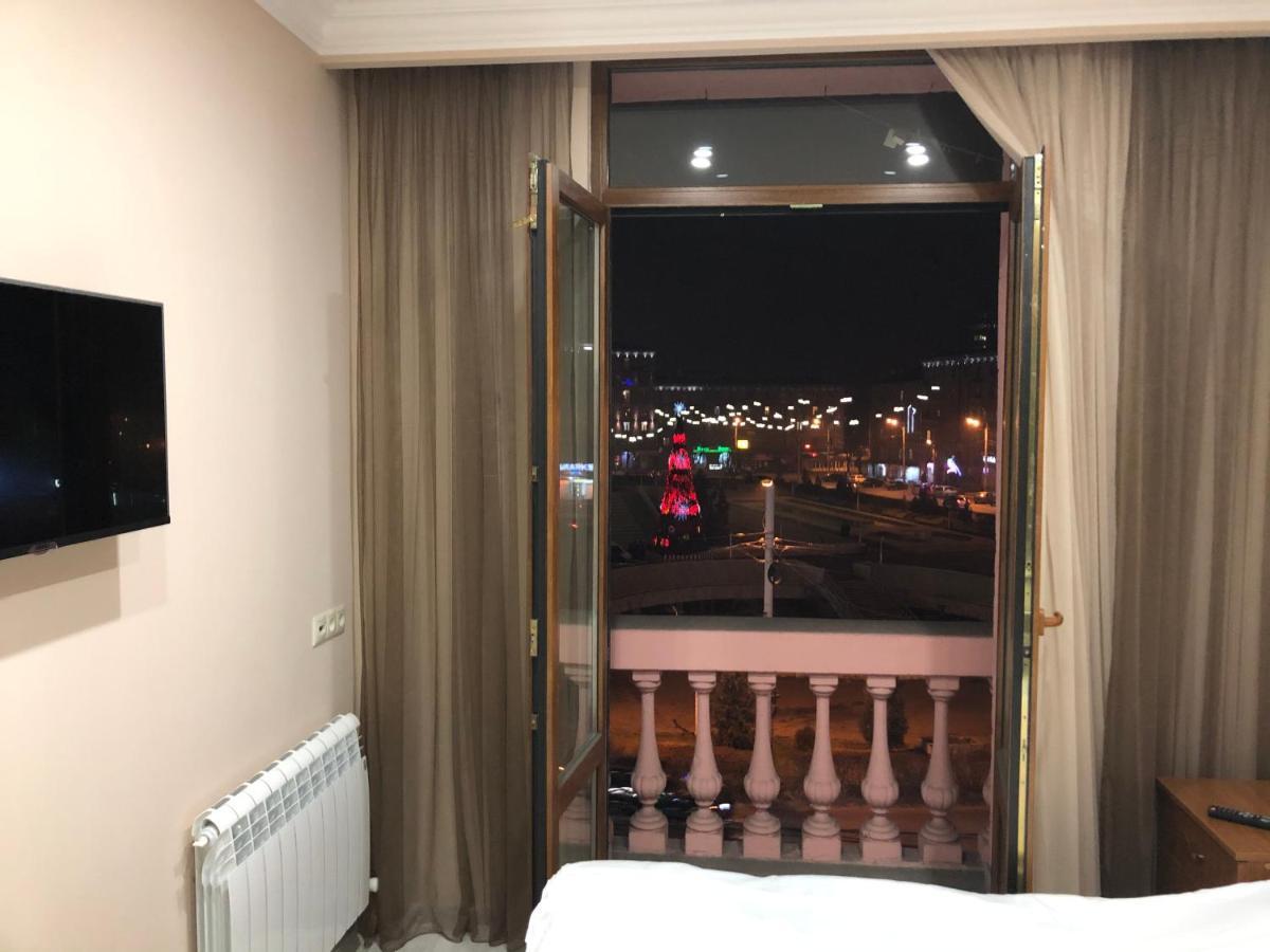 Квартира Около Станции Метро С Балконами Erévan Extérieur photo