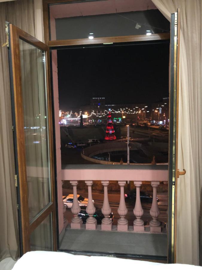 Квартира Около Станции Метро С Балконами Erévan Extérieur photo